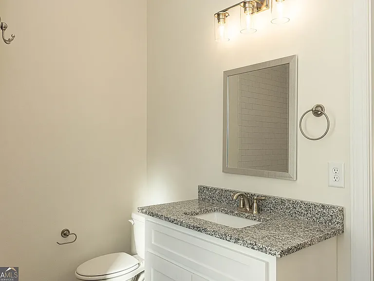 705 Riverside Ests — Photo 10