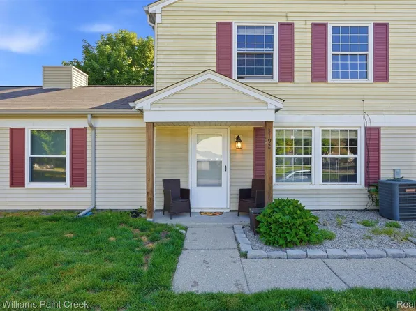 3192 Beechtree Ct, Orion, MI 48360