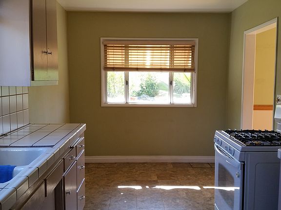 5th image of 10017 McLennan Ave