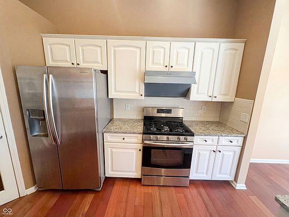 2nd image of 13167 Roma Bnd