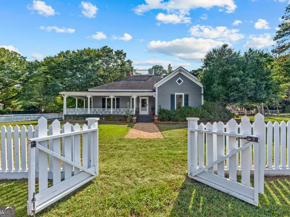 215 E Dixie Hwy, Rutledge, GA 30663
