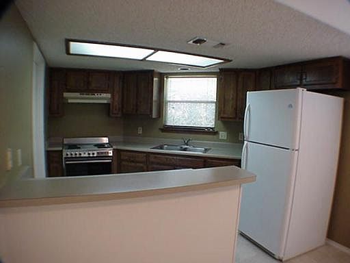 3rd image of 6404-06 BROOKWAY DR
