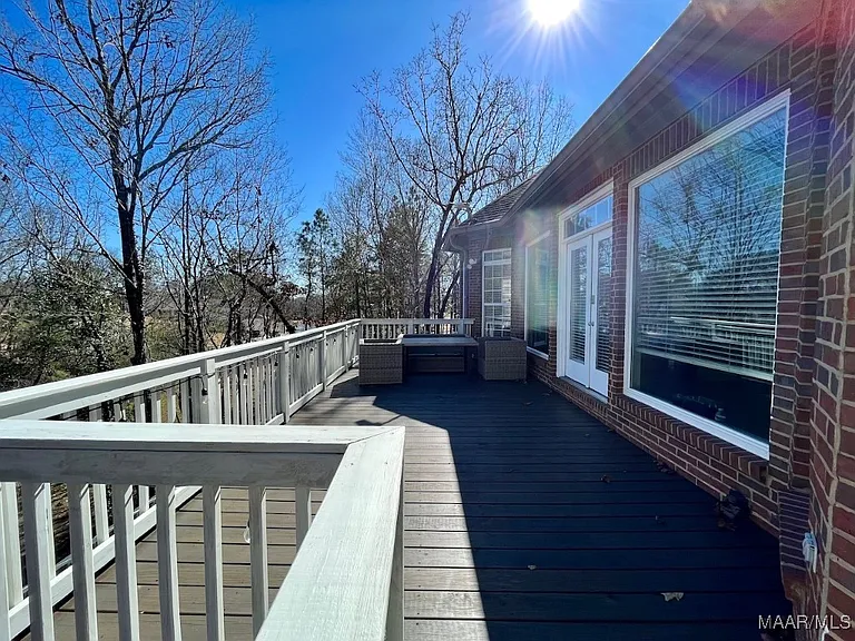 704 Emerald Dr — Photo 53