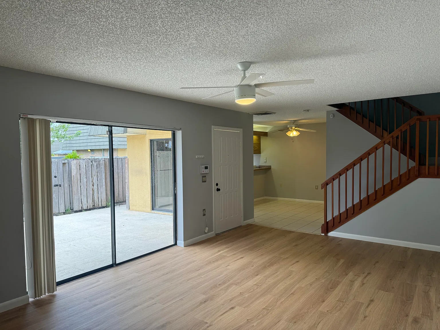2 bed, 2.5 bath, 1236 sqft, $2,100 — Photo 3