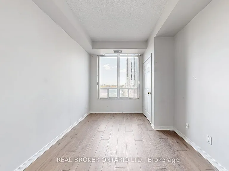8 Hillcrest Ave #505 — Photo 12