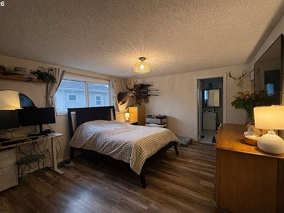 5th image of 202 S Trade St