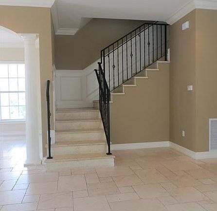 5th image of 1111 SE 5th Ct