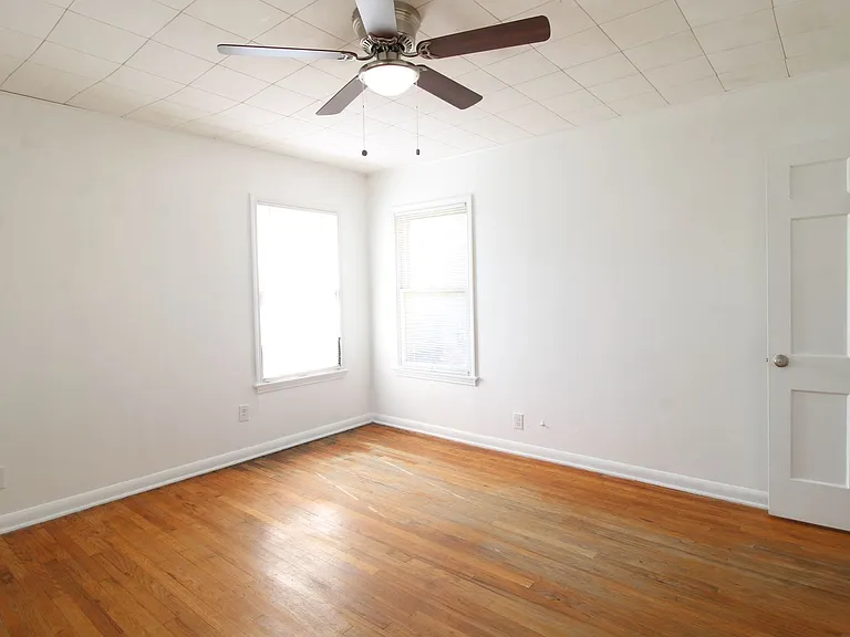 306 Overhill Dr — Photo 17