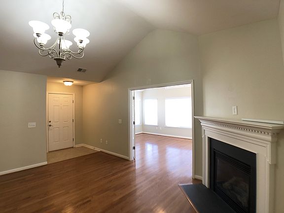 4th image of 825 Browns Ln #1501