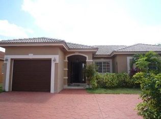 8964 NW 164th St, Miami Lakes, FL 33018
