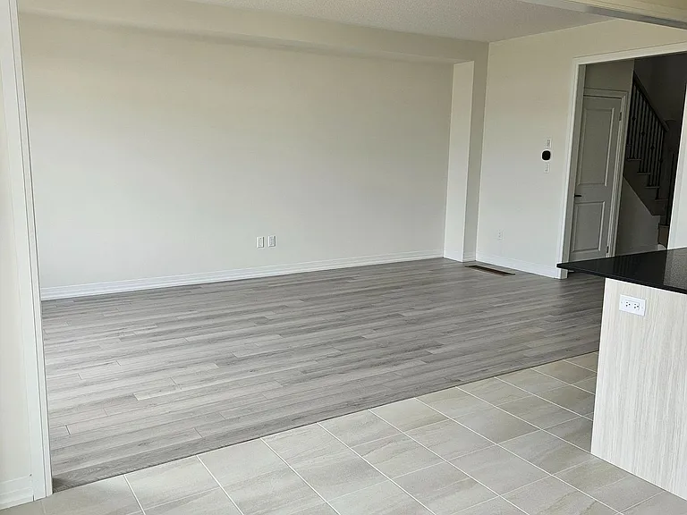 1079 Cameo St — Photo 4