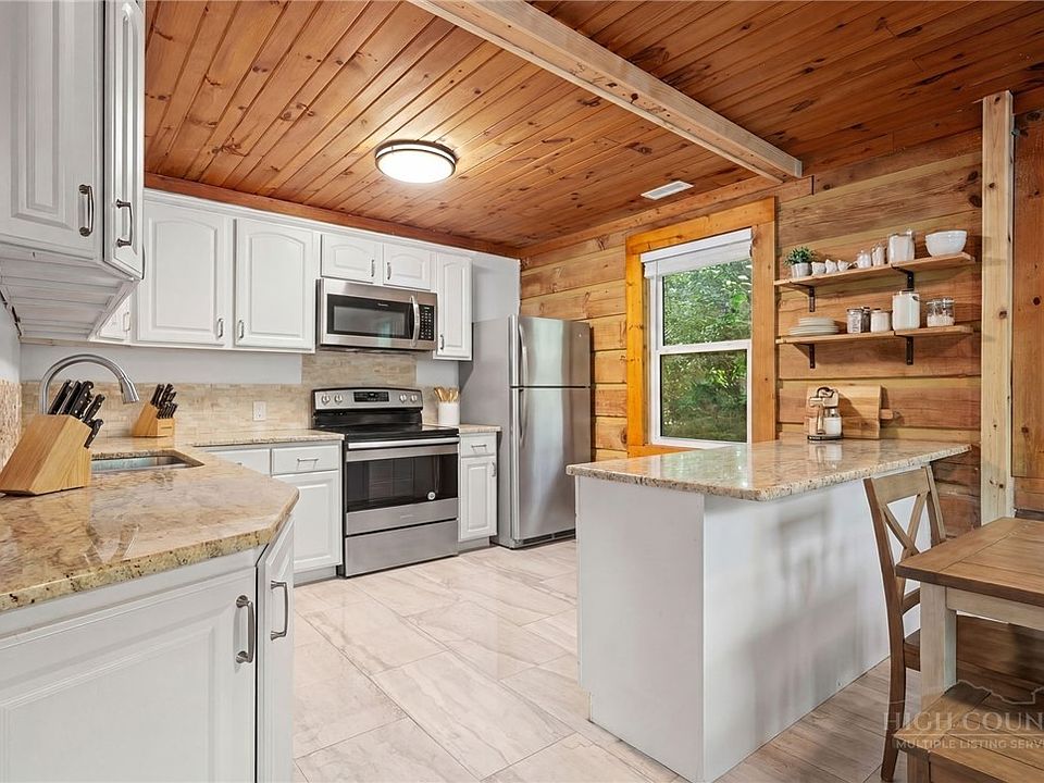 10th image of 2020 Castle Ford Road