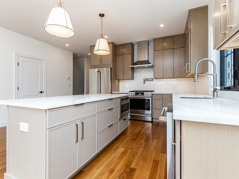 165 Campbell Ave #2 — Photo 16