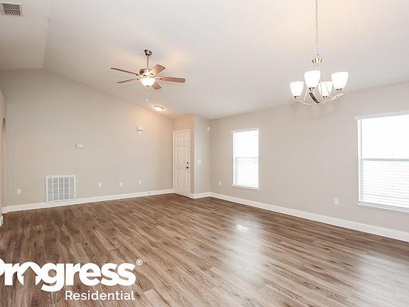 5th image of 944 Brenton Leaf Dr