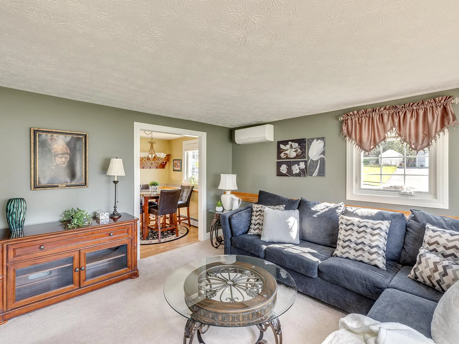 71 Maxwell Dr — Photo 2