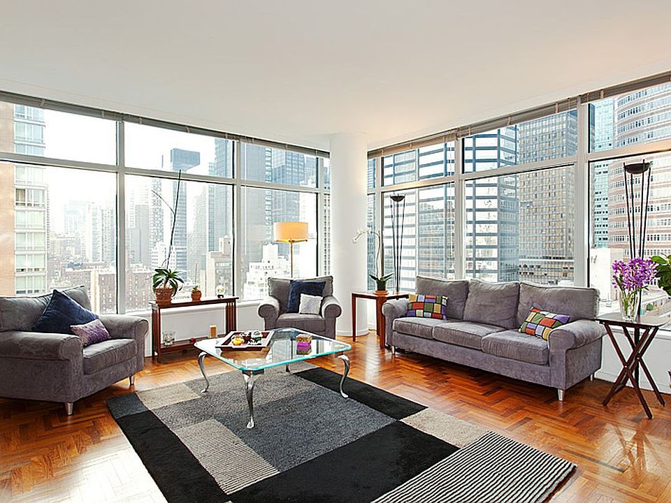 1st image of 250 E 54th St