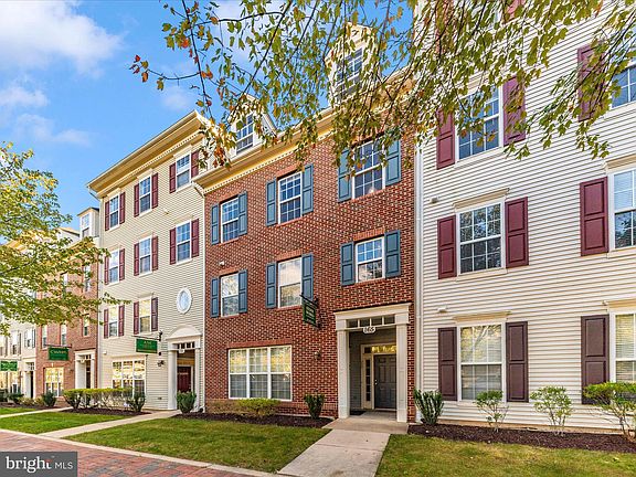 3rd image of 165 Mill Green Ave Unit 200