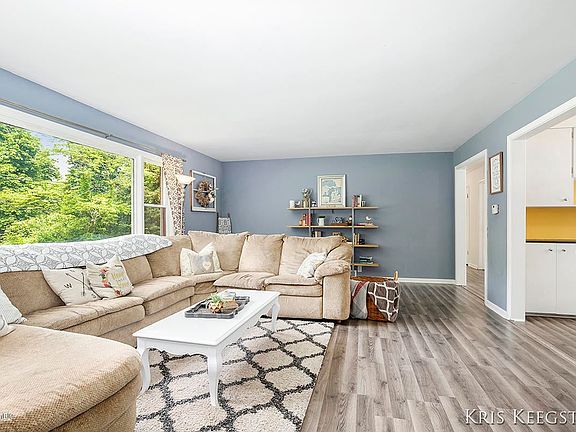 5th image of 531 Lyon St