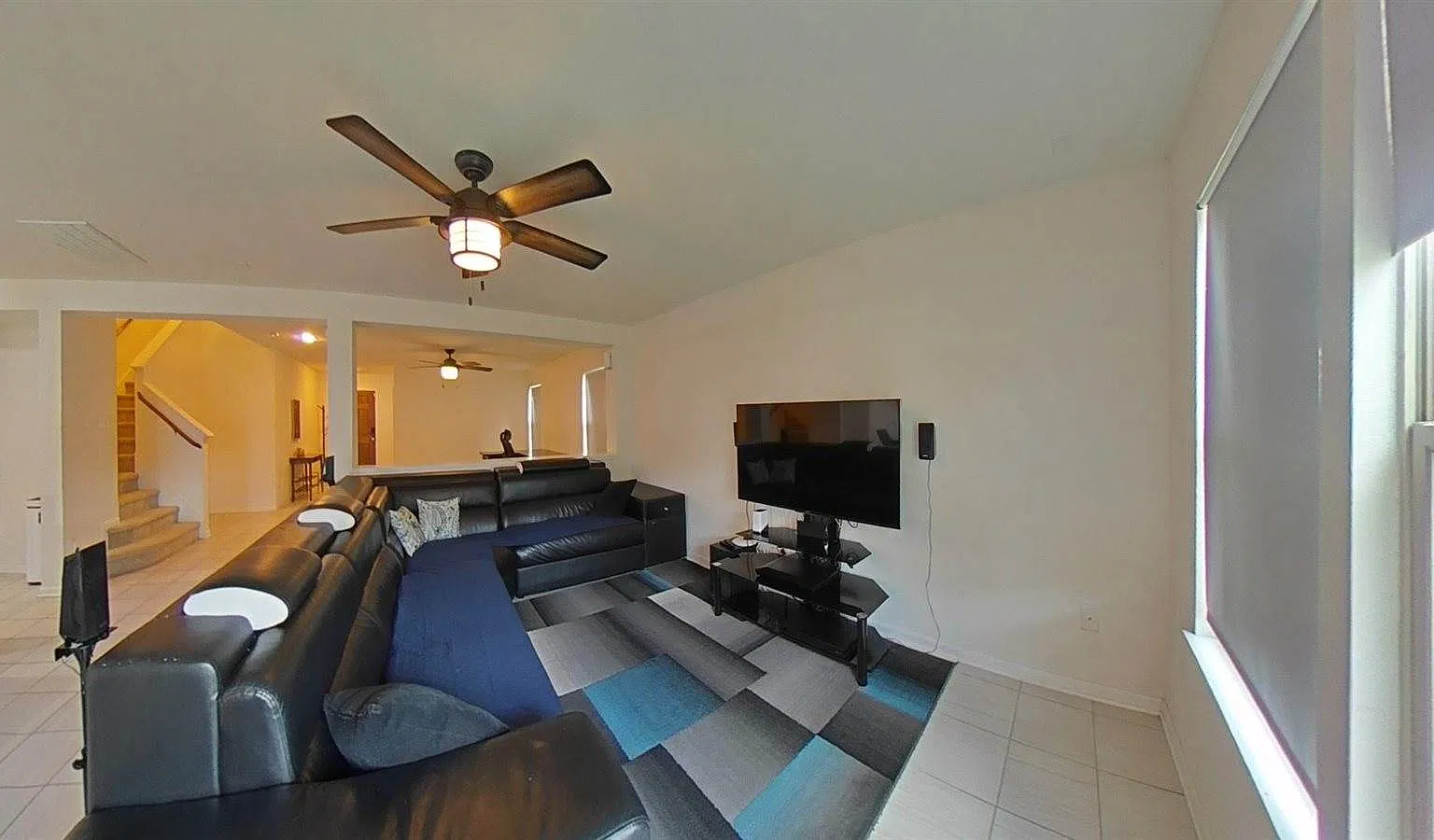3 bed, 2.5 bath, 2560 sqft, $2,900 — Photo 4