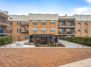 10 Lenox Road #2F, Rockville Centre, NY