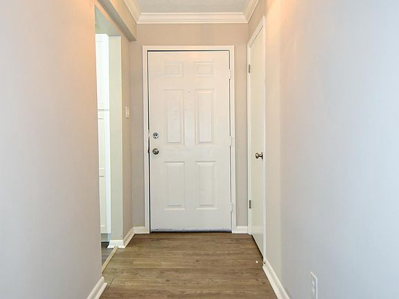 4th image of 8 Russell Ave Unit 209