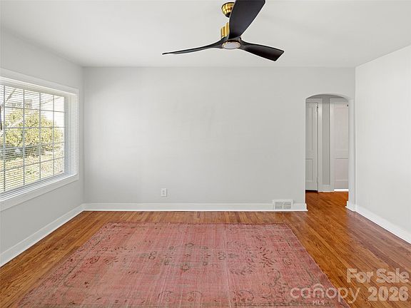 5th image of 9 S Woodward Ave