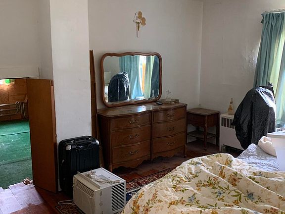 5th image of 813 Price St