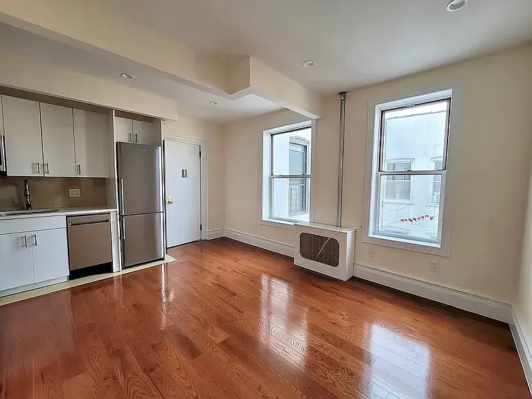 204 W 10th St #91 — Photo 1