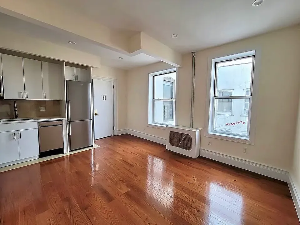 204 W 10th St #91