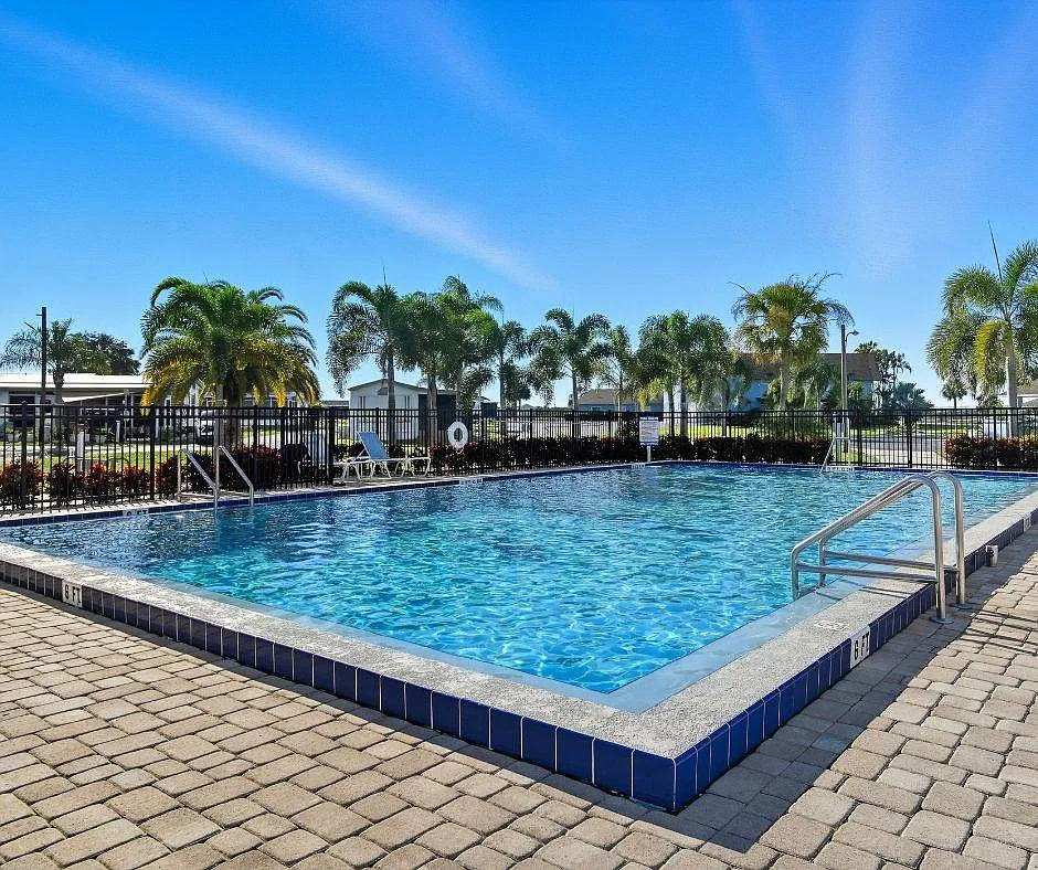 Sunshine MH & RV Resort — Photo 4