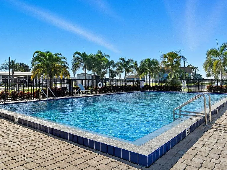 Sunshine MH & RV Resort — Photo 12