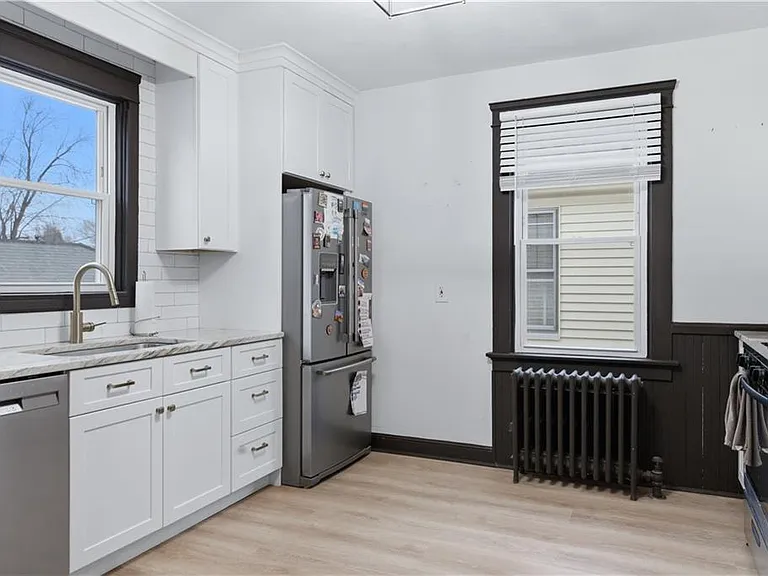 44 Holburn Ave — Photo 5