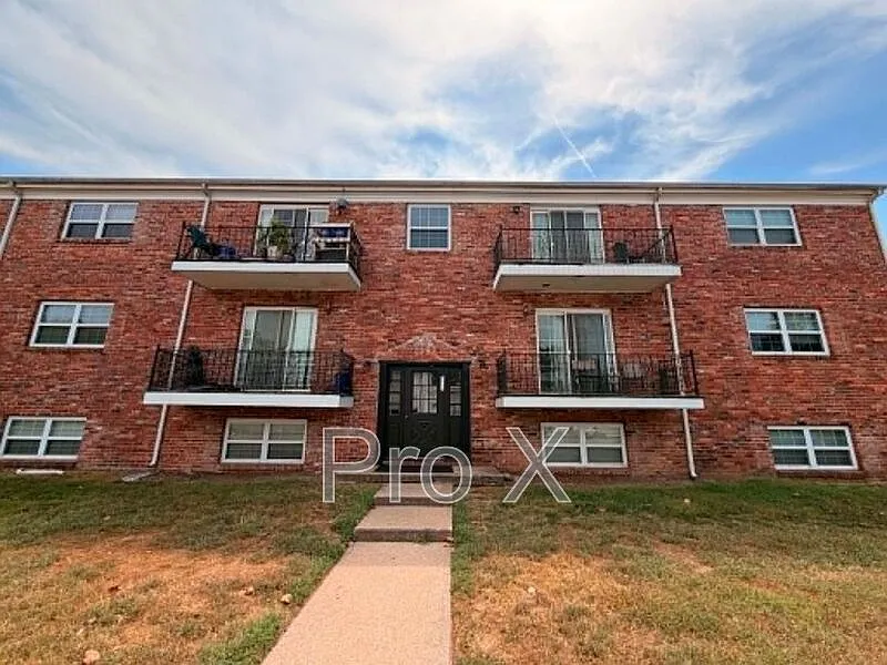 124 E Highland Ave #1