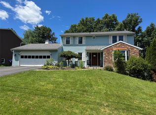 581 Sequoia Ln, Vestal, NY 13850