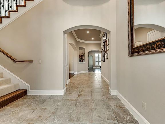 4th image of 1051 Harvest Hill Dr