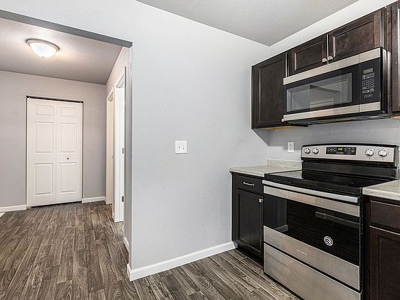 5th image of 3411 Hidden Cove Ln