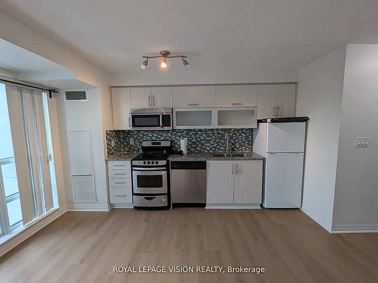 2015 Sheppard Ave E #1408 — Photo 8