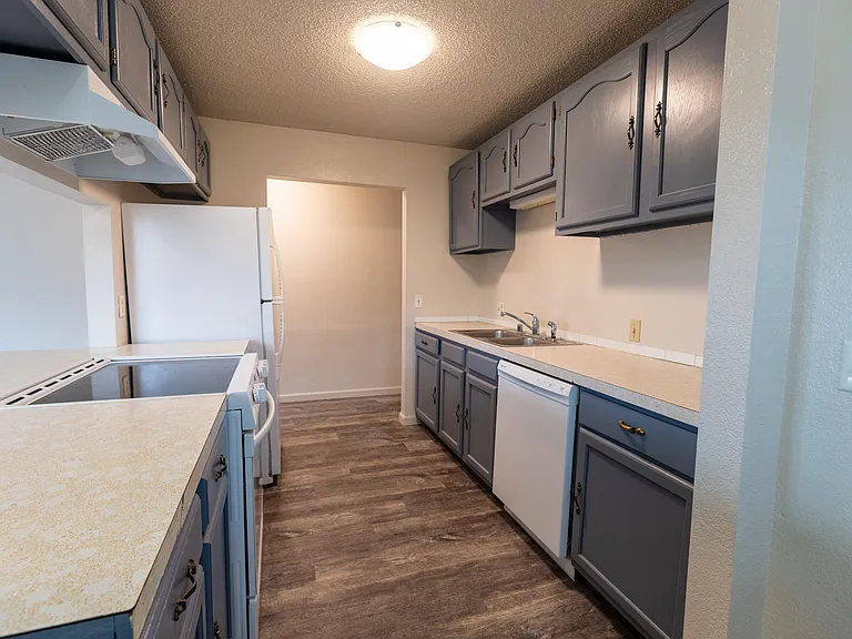 239 S Elm St #B — Photo 6
