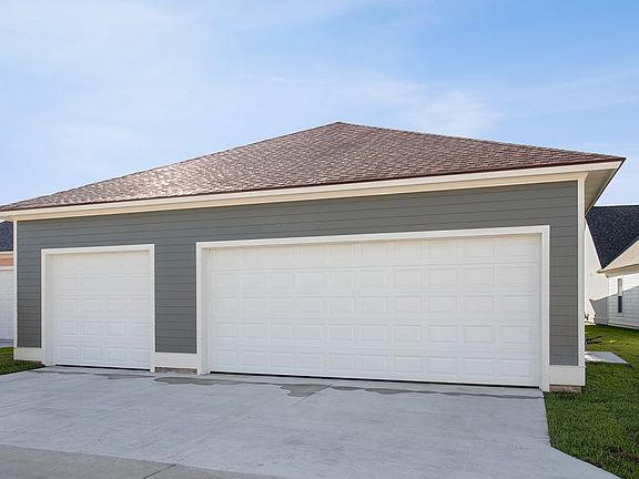 3rd image of 4265 Alexander Hamilton Dr