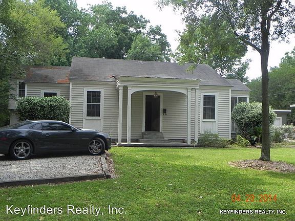 2nd image of 2081 Hollydale Ave