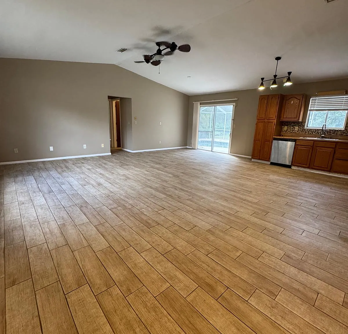 3 bed, 1411 sqft, $1,900 — Photo 4