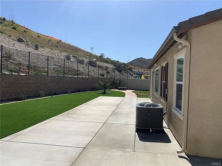27450 Tyrrhenian Dr — Photo 32