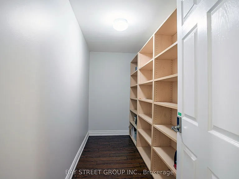 722 A Lake Dr S — Photo 26