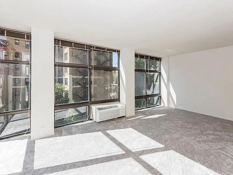 65 East Scott — Photo 19