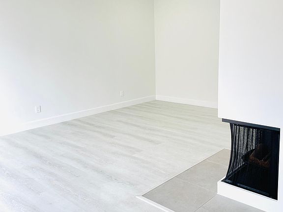 5th image of 930 N Wetherly Dr APT 106