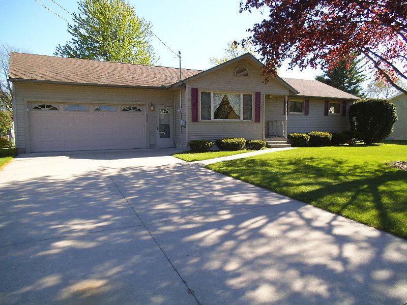 1st image of 2968 Chrysler Dr