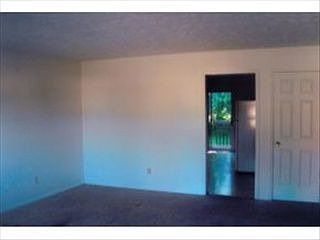 4th image of 1331 Hickory Grove Ln