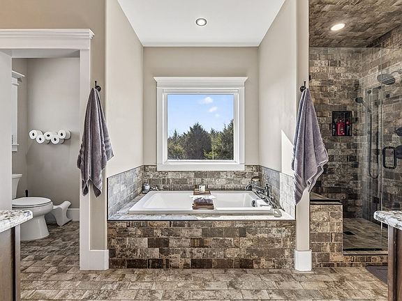 30th image of 3001 Tulip Ln