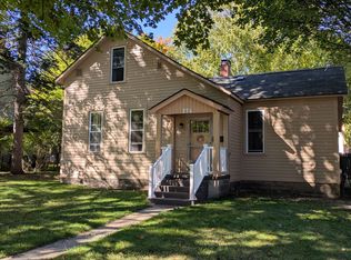 356 3rd St, Manistee, MI 49660