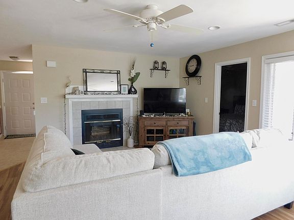 3rd image of 4834 Bay Landing Dr